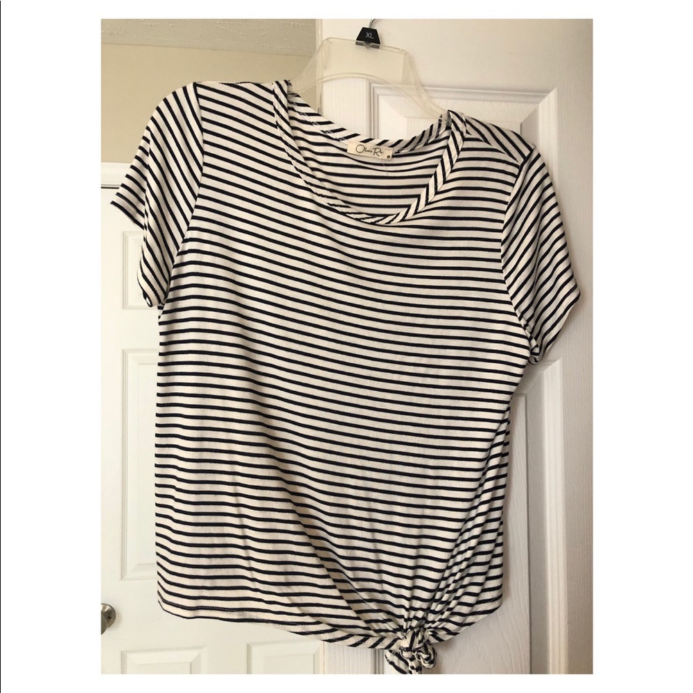Black & White Striped shirt!